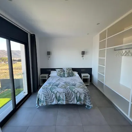 Vil•la Cala Prona